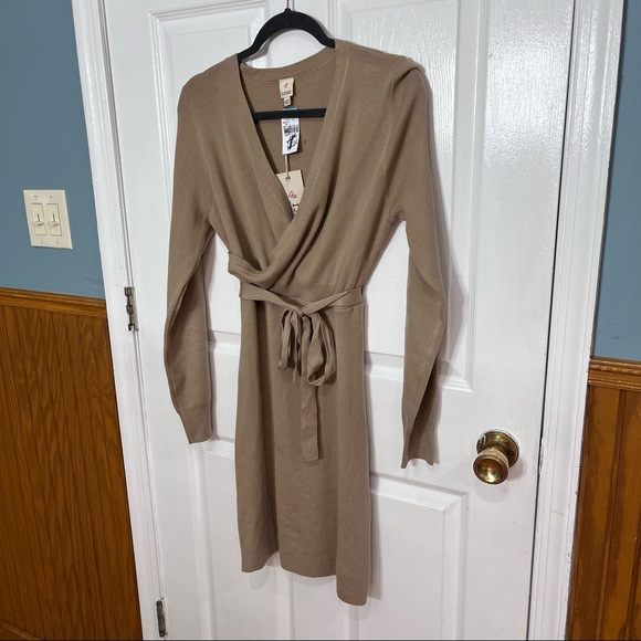 NWT IJOAH Tan Long Sleeve V Neck Knitted Belted Wrap Dress Size L - Picture 4 of 7